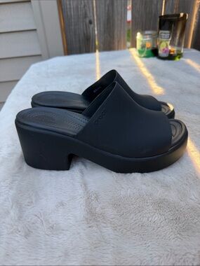 New CROCS Black Platform Clog Mules Size 10